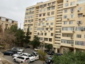 Satılır 6 otaqlı 180 m2 köhnə tikili Dövlət İdarəçilik Akademiyası