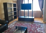 İcarəyə verilir 4 otaqlı 150 m2 köhnə tikili Şah İsmayıl Xətai m.