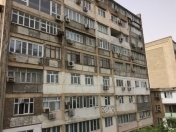 Satılır 4 otaqlı 100 m2 köhnə tikili Qara Qarayev m.