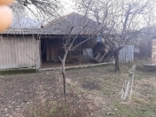 Satılır 6 otaqlı 12 m2 həyət evi Şəki