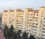 Satılır 4 otaqlı 82 m2 köhnə tikili Qara Qarayev m.