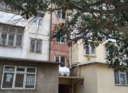Satılır 1 otaqlı 35 m2 köhnə tikili Memar Əcəmi m.