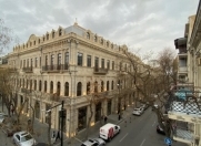 İcarəyə verilir 2 otaqlı 70 m2 köhnə tikili Sahil m.