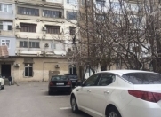 Satılır 2 otaqlı 60 m2 köhnə tikili Elmlər Akademiyası m.