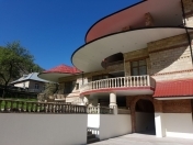 Satılır 7 otaqlı 800 m2 villa Qax