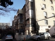 Satılır 1 otaqlı 50 m2 köhnə tikili Yasamal r.