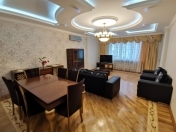 İcarəyə verilir 3 otaqlı 150 m2 yeni tikili Gənclik m.