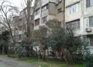 Satılır 2 otaqlı 46 m2 köhnə tikili Elmlər Akademiyası m.
