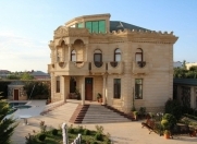 Satılır 10 otaqlı 650 m2 villa Novxanı