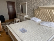 İcarəyə verilir 3 otaqlı 145 m2 yeni tikili Elmlər Akademiyası m.