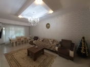 Satılır 3 otaqlı 130 m2 yeni tikili Kooperasiya Universiteti