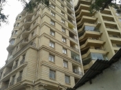 İcarəyə verilir 3 otaqlı 100 m2 yeni tikili Axundov bağı