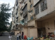 Satılır 5 otaqlı 130 m2 köhnə tikili İnşaatçılar m.