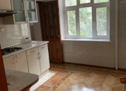 Satılır 4 otaqlı 110 m2 köhnə tikili 8 km