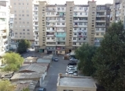 Satılır 4 otaqlı 130 m2 köhnə tikili İnşaatçılar m.
