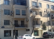 Satılır 1 otaqlı 35 m2 köhnə tikili Nəsimi r.