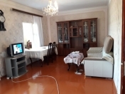 Satılır 4 otaqlı 100 m2 obyekt Badamdar