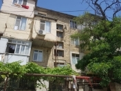 Satılır 3 otaqlı 58 m2 köhnə tikili Elmlər Akademiyası m.