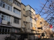 Satılır 2 otaqlı 45 m2 köhnə tikili Qara Qarayev m.