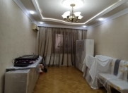 Satılır 4 otaqlı 87 m2 köhnə tikili Qara Qarayev m.