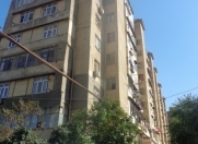 Satılır 2 otaqlı 64 m2 köhnə tikili Neapol dairəsi