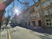 İcarəyə verilir 3 otaqlı 90 m2 köhnə tikili Sahil m.