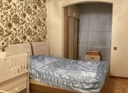 Satılır 4 otaqlı 96 m2 köhnə tikili Xalqlar Dostluğu m.