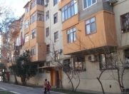 Satılır 2 otaqlı 60 m2 köhnə tikili Memar Əcəmi m.