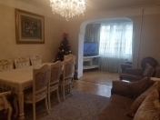 Satılır 3 otaqlı 70 m2 köhnə tikili Heydər Əliyev Mərkəzi