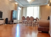 İcarəyə verilir 3 otaqlı 150 m2 yeni tikili Nizami m.