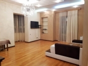 İcarəyə verilir 4 otaqlı 200 m2 yeni tikili Sahil m.