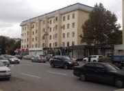 İcarəyə verilir 4 otaqlı 110 m2 köhnə tikili İnşaatçılar m.