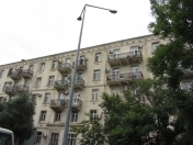 İcarəyə verilir 2 otaqlı 55 m2 köhnə tikili Elmlər Akademiyası m.