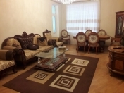 İcarəyə verilir 2 otaqlı 90 m2 yeni tikili Nizami m.