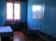 İcarəyə verilir 2 otaqlı 43 m2 köhnə tikili 3 mkr