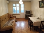 İcarəyə verilir 2 otaqlı 45 m2 köhnə tikili Yasamal r.