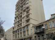 Satılır 4 otaqlı 260 m2 obyekt Səbail r.