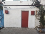 Satılır 2 otaqlı 70 m2 həyət evi İnşaatçılar m.