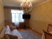 Satılır 2 otaqlı 60 m2 köhnə tikili Həzi Aslanov