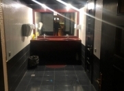 İcarəyə verilir 4 otaqlı 261 m2 obyekt Fəvvarələr meydanı