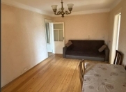 Satılır 2 otaqlı 60 m2 köhnə tikili Qara Qarayev m.