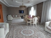 Satılır 5 otaqlı 280 m2 bağ evi Novxanı