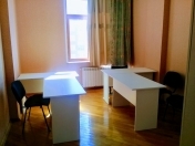 İcarəyə verilir 1 otaqlı 25 m2 ofis 28 May m.