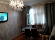 Satılır 4 otaqlı 100 m2 köhnə tikili Əhmədli