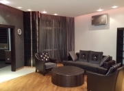 İcarəyə verilir 3 otaqlı 175 m2 yeni tikili İncəsənət və Mədəniyyət Un.