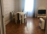 İcarəyə verilir 3 otaqlı 100 m2 köhnə tikili İçəri Şəhər m.