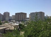 Satılır 4 otaqlı 90 m2 köhnə tikili Elmlər Akademiyası m.