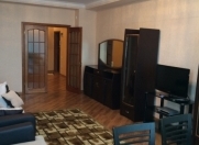 İcarəyə verilir 3 otaqlı 125 m2 yeni tikili Qələbə dairəsi