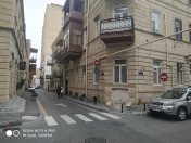 İcarəyə verilir 2 otaqlı 55 m2 köhnə tikili Sahil m.