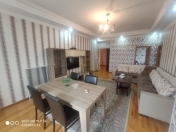 İcarəyə verilir 4 otaqlı 142 m2 yeni tikili Şah İsmayıl Xətai m.